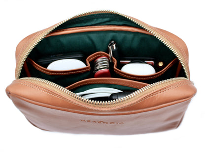 Estuche Organizador Heredero. Cuero Premium Café, forro interior Verde